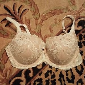 Victoria's Secret Body by Victoria 36d bra